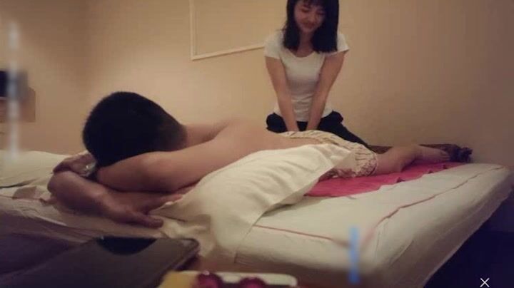 em nhân viên massage vú bự cực kích thích